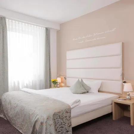 Western Lamm מלון 4*